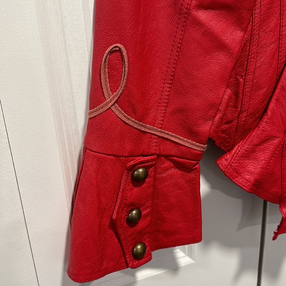 Vintage women's leather jacket by Metrostyle; size 10. - Picture 6 of 9